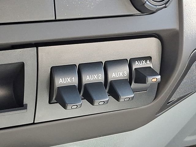 Used 2023 Ford F650 2WD Regular Cab Super Duty image 22