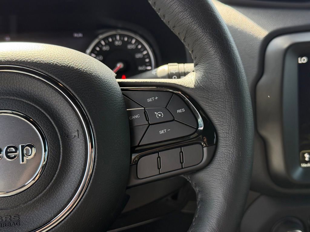 Used 2022 Jeep Renegade Altitude w/ Convenience Group image 18