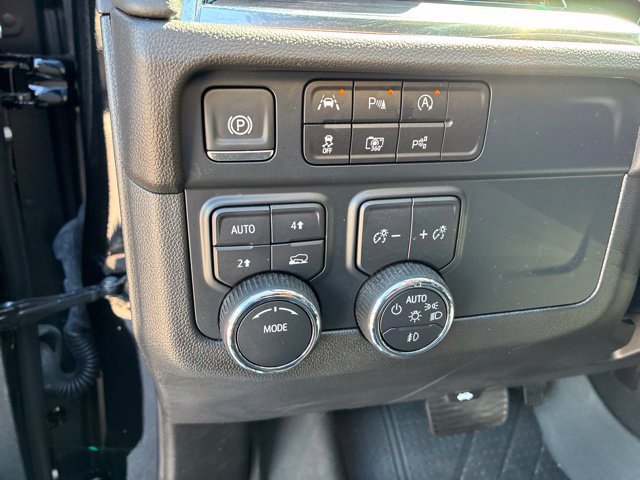 Used 2025 Chevrolet Tahoe LT w/ Comfort Package AWD/4WD image 22