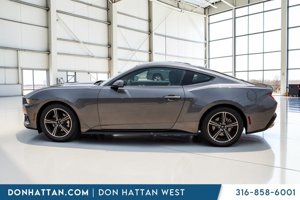 Used 2025 Ford Mustang Premium RWD image 2