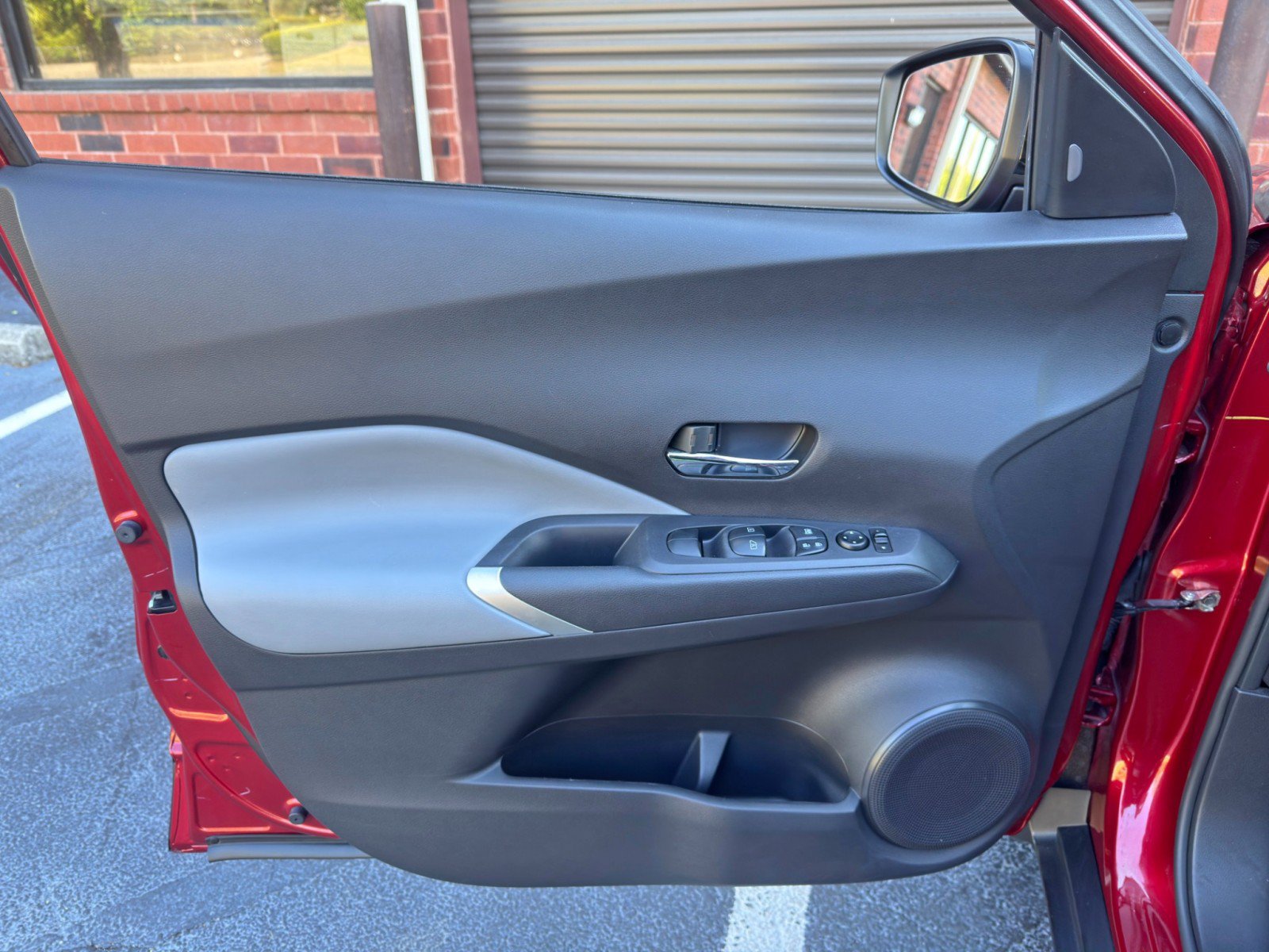 Used 2023 Nissan Kicks SR w/ SR Premium Package FWD image 37