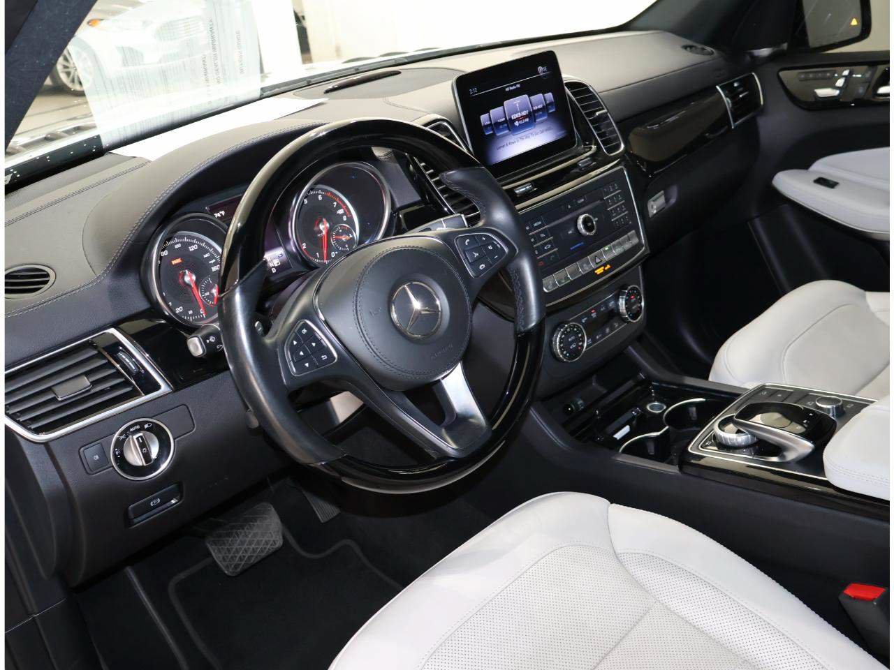 Used 2018 Mercedes-Benz GLS 550 4MATIC image 10