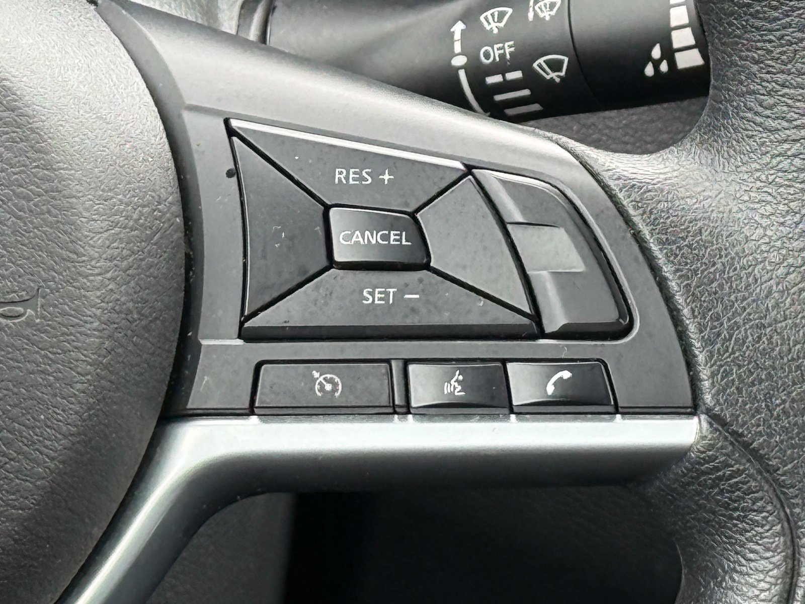 Used 2025 Nissan Altima 2.5 SV FWD image 29