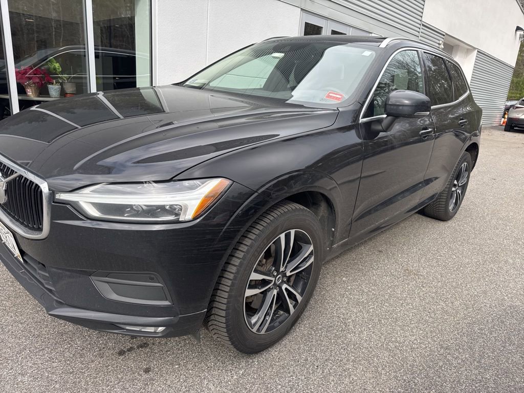 Used 2021 Volvo XC60 T6 Momentum w/ Premium Package image 1