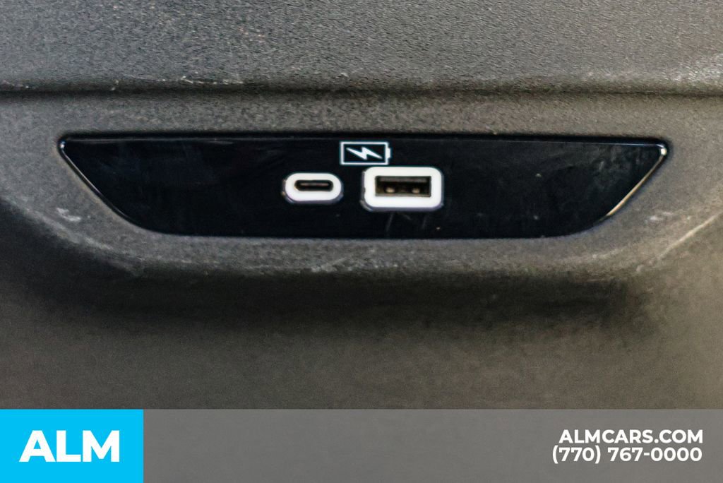 Used 2023 Chrysler Pacifica Touring-L image 60