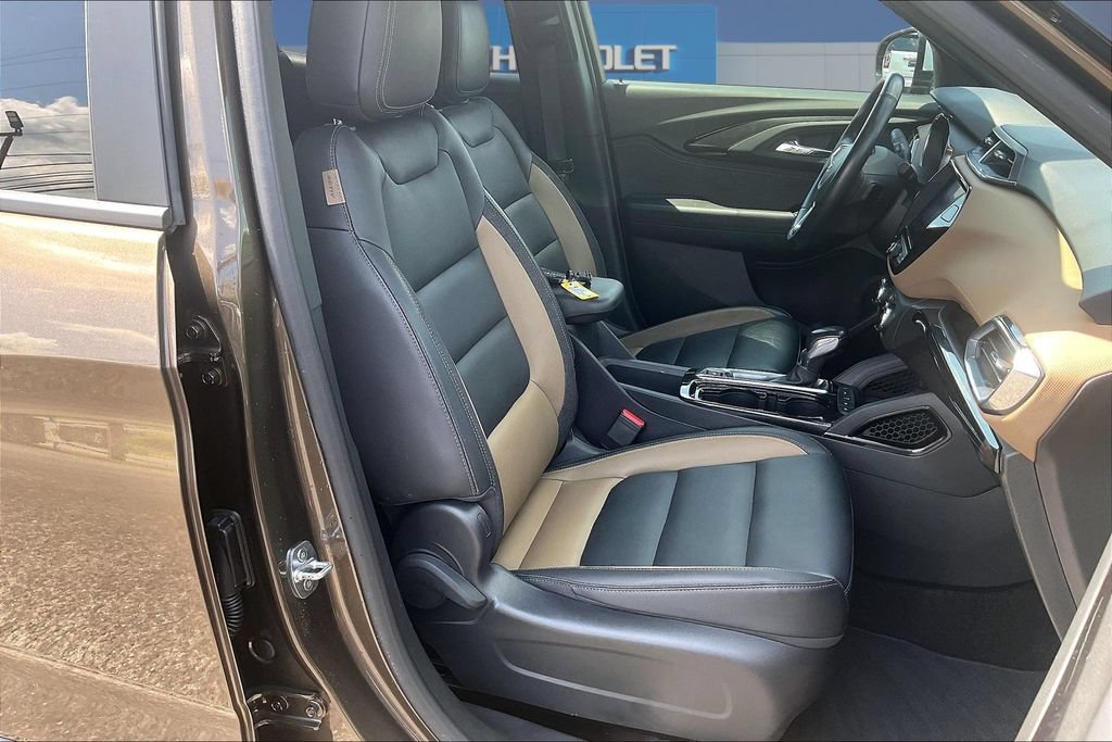 Used 2022 Chevrolet TrailBlazer ACTIV w/ Technology Package FWD image 28