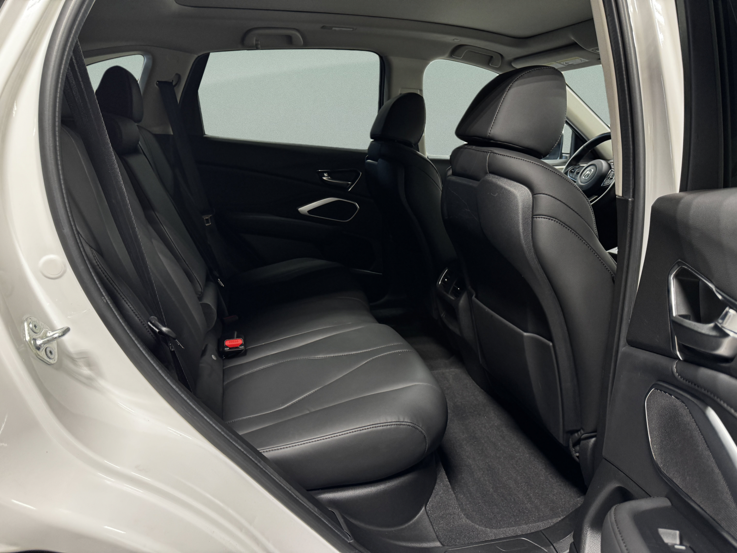 Used 2024 Acura RDX SH-AWD image 33