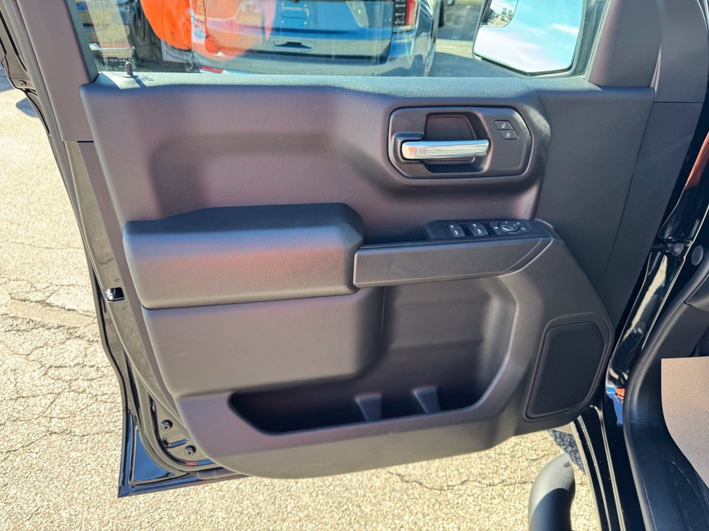 New 2026 Chevrolet Silverado 1500 Custom w/ Turbomax Blackout Package AWD/4WD image 9