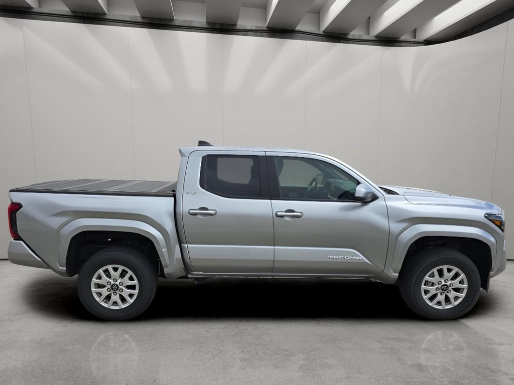 Used 2025 Toyota Tacoma SR5 AWD/4WD image 6