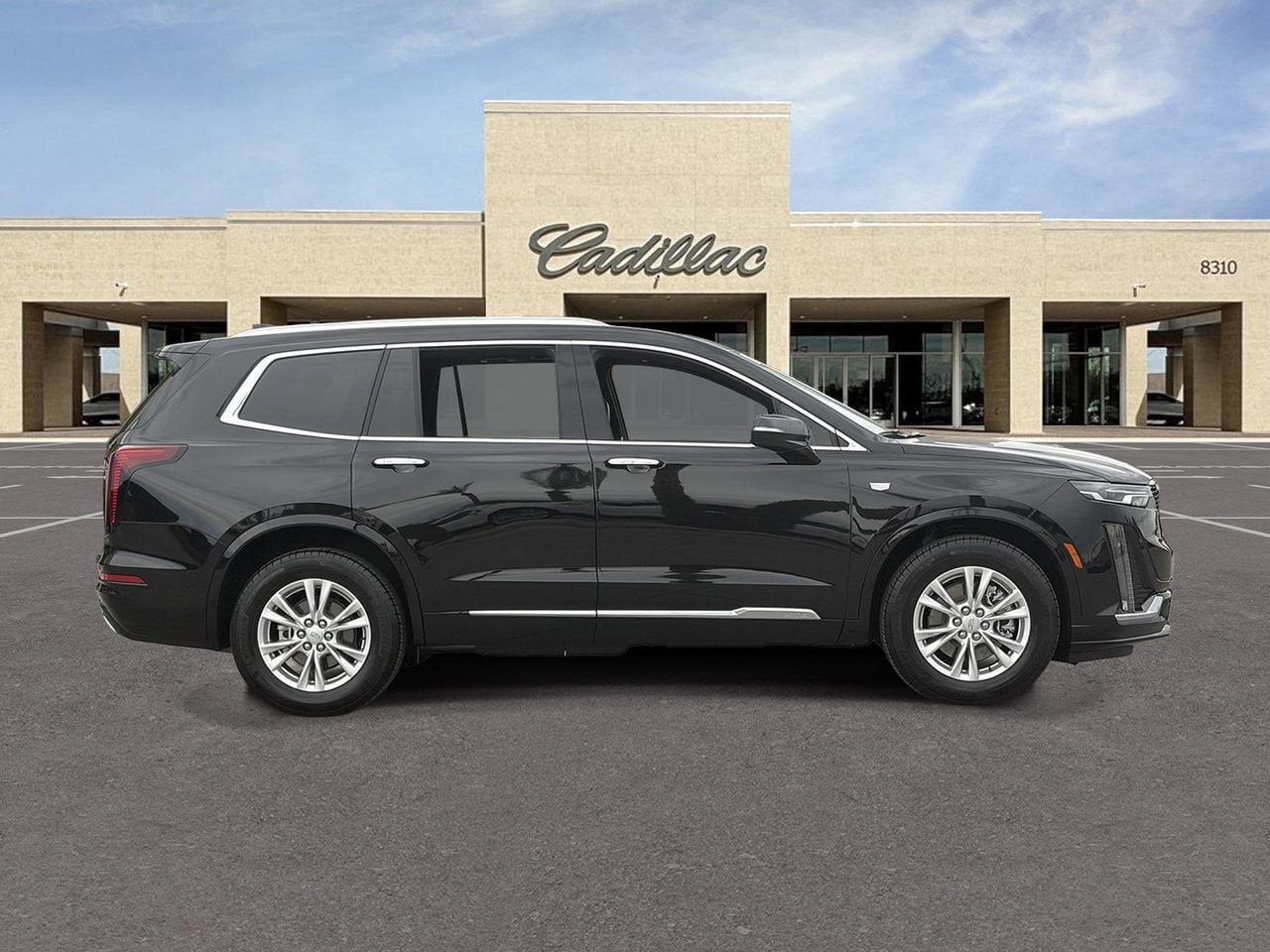 Certified 2025 Cadillac XT6 Luxury FWD image 4