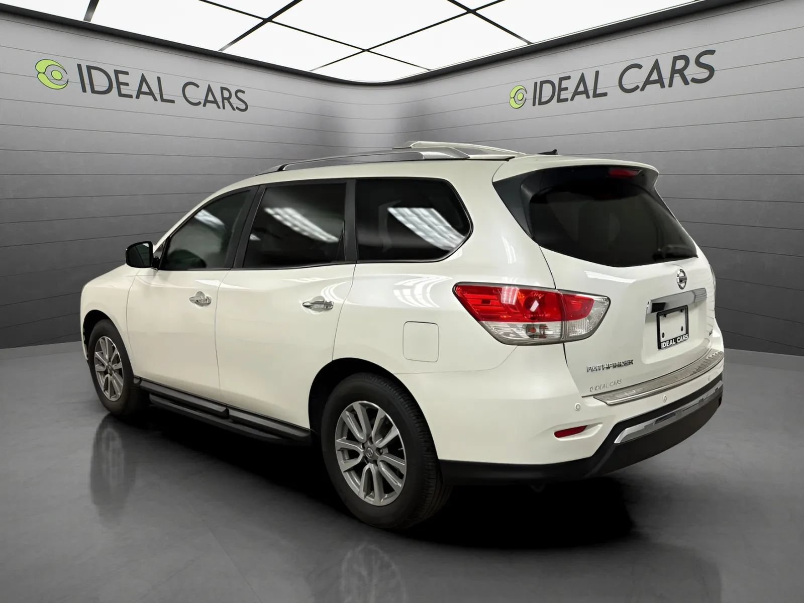 Used 2016 Nissan Pathfinder SV FWD image 7