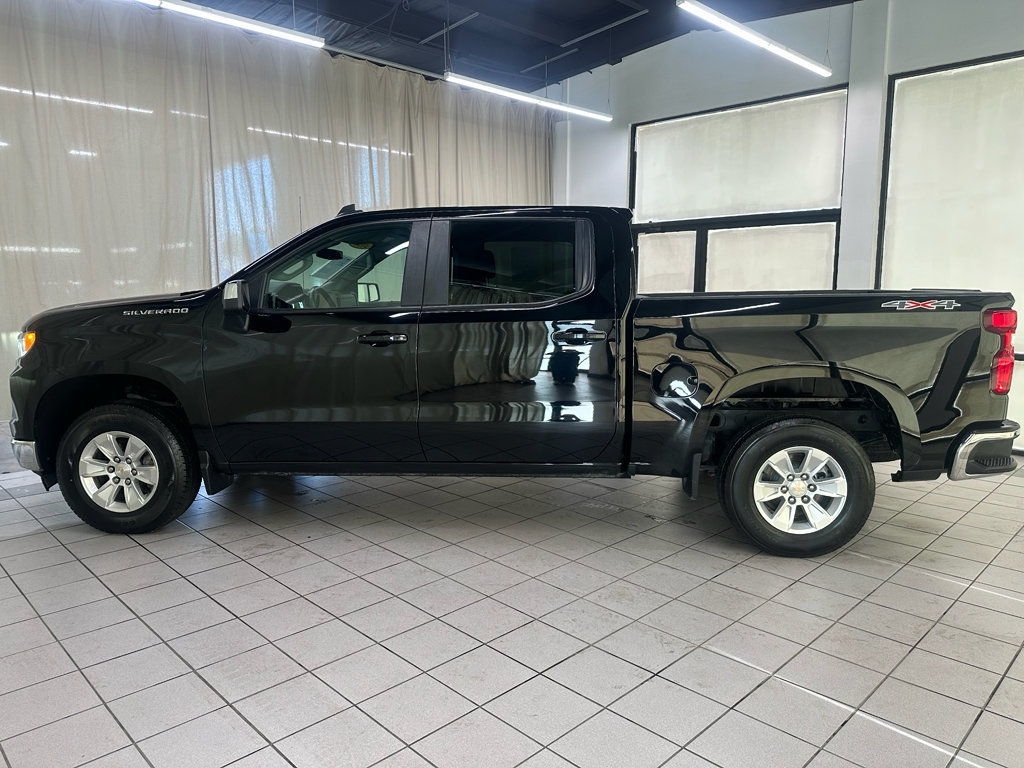 Used 2025 Chevrolet Silverado 1500 LT AWD/4WD image 11