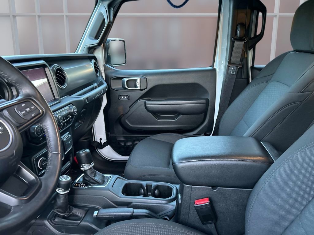 Used 2023 Jeep Wrangler Unlimited w/ Dual Top Group image 27