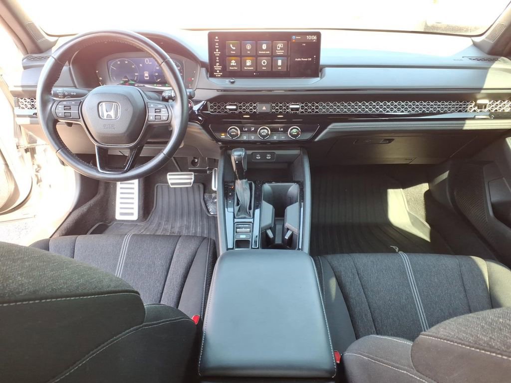 Used 2023 Honda Accord Sport image 7