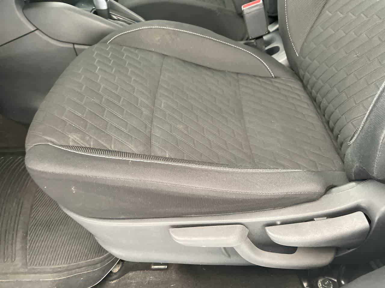 Used 2022 Nissan Kicks S FWD image 12