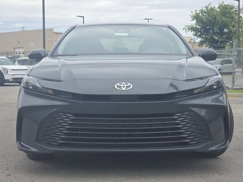 Used 2025 Toyota Camry LE FWD image 10
