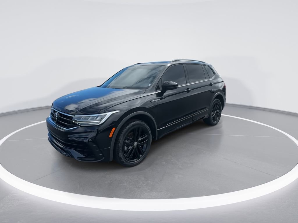 Used 2022 Volkswagen Tiguan SE R-Line AWD/4WD image 4