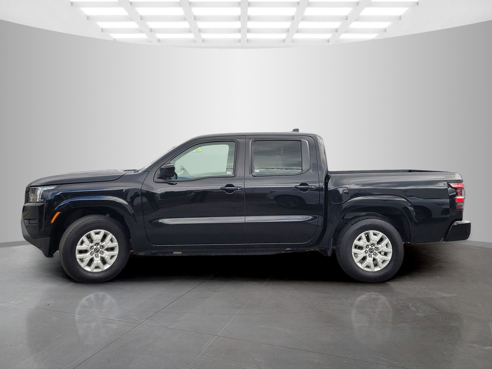 Used 2023 Nissan Frontier SV image 7