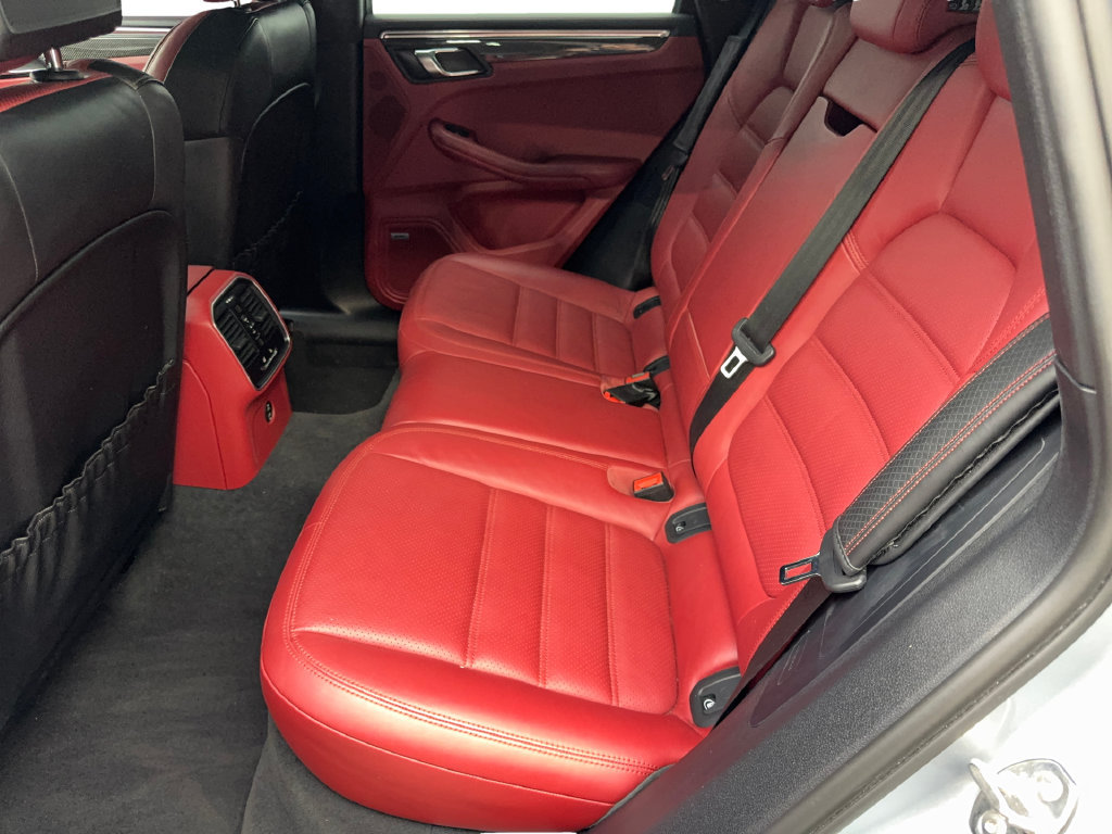 Used 2021 Porsche Macan Turbo AWD/4WD image 34