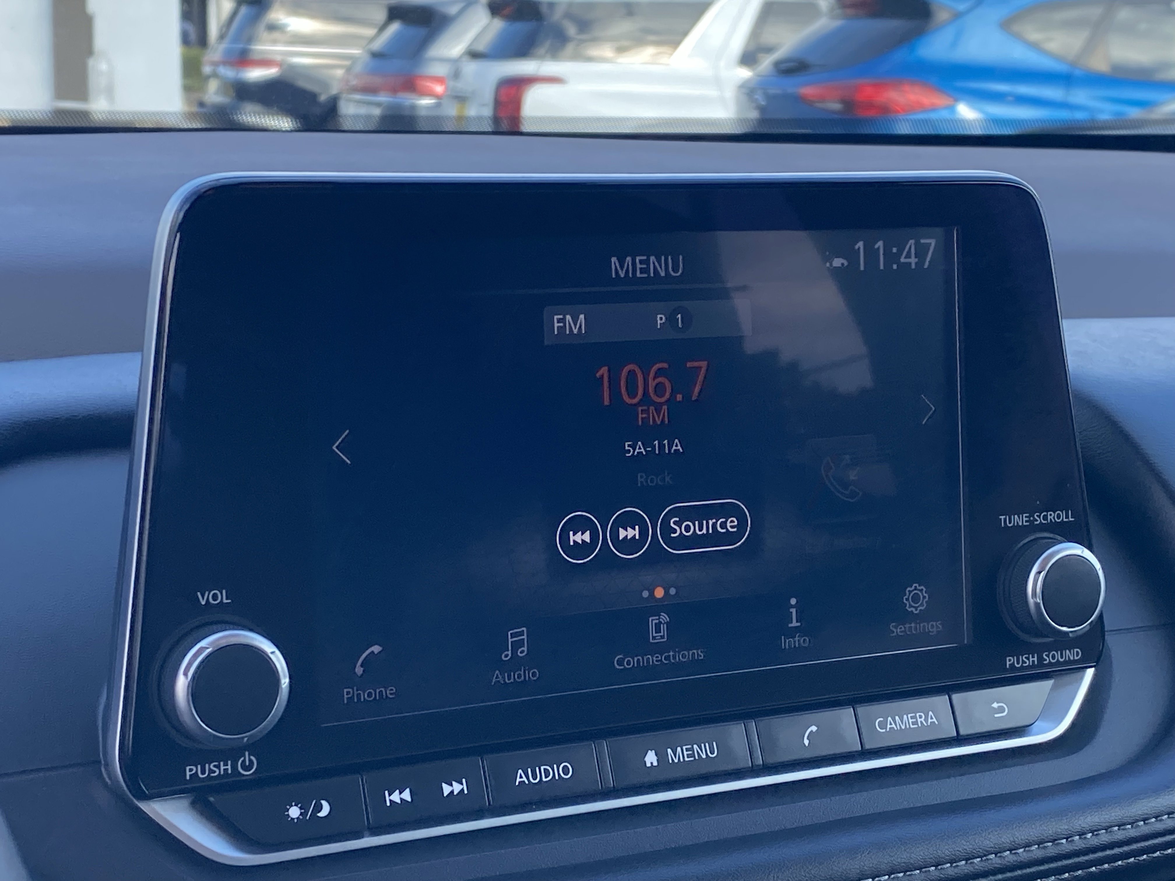 Used 2023 Nissan Rogue SV w/ SV Premium B Package image 21