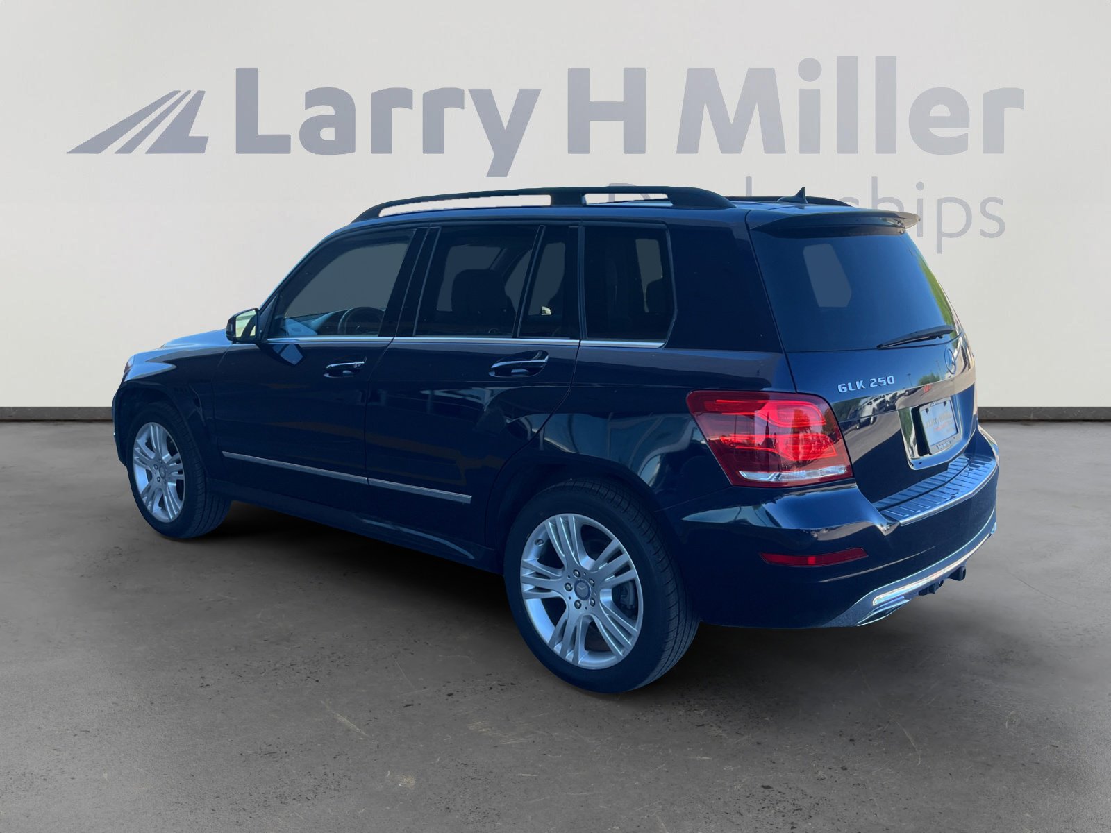 Used 2015 Mercedes-Benz GLK 250 BlueTEC 4MATIC image 3