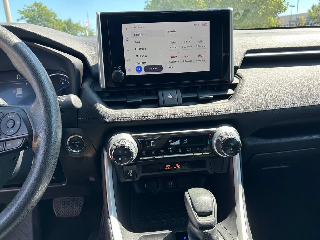 Used 2025 Toyota RAV4 XLE AWD/4WD image 20