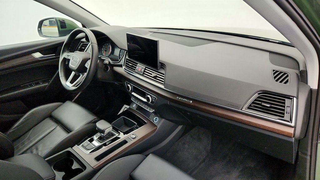 Used 2024 Audi Q5 2.0T Premium w/ Convenience Package image 25