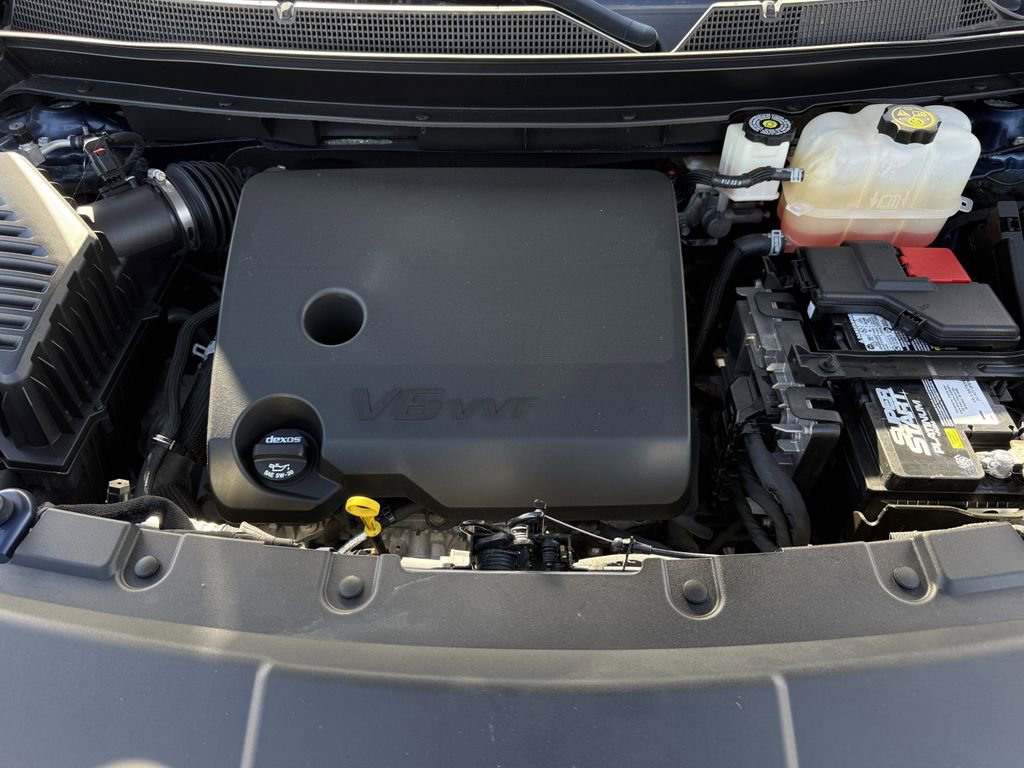 Used 2023 Chevrolet Traverse LS FWD image 29