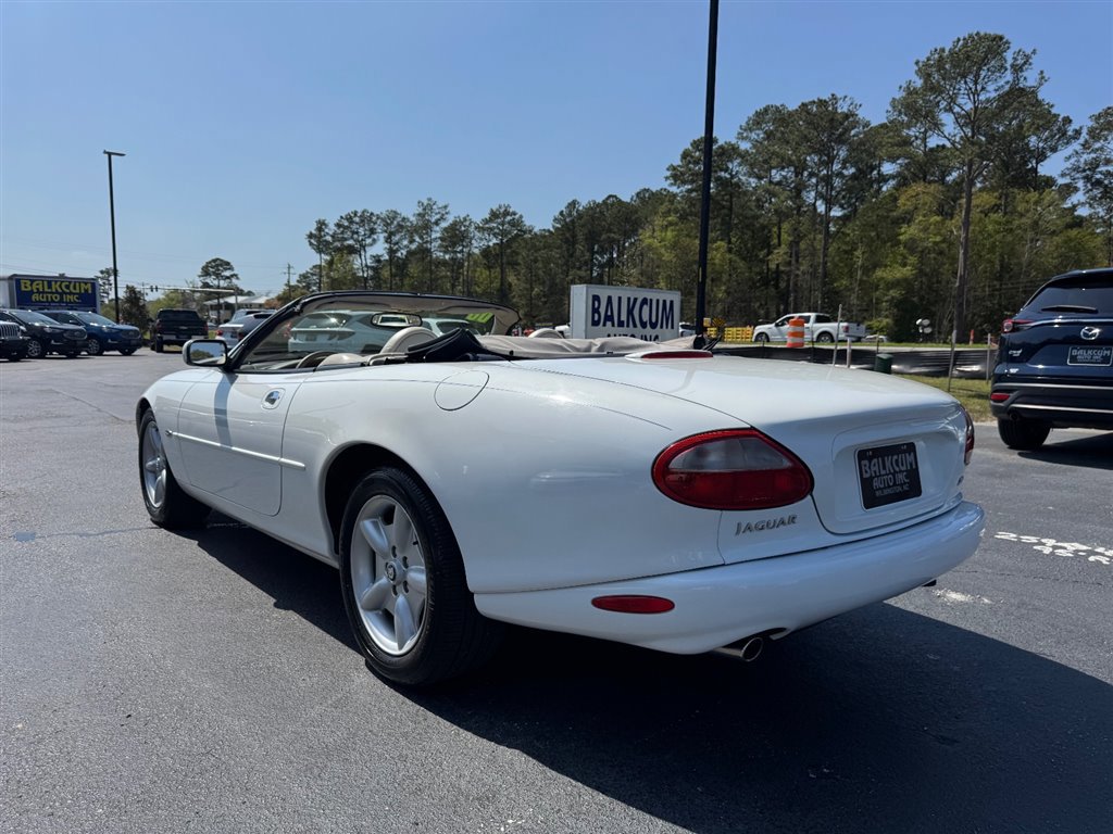 Used 2000 Jaguar XK8 Convertible image 11