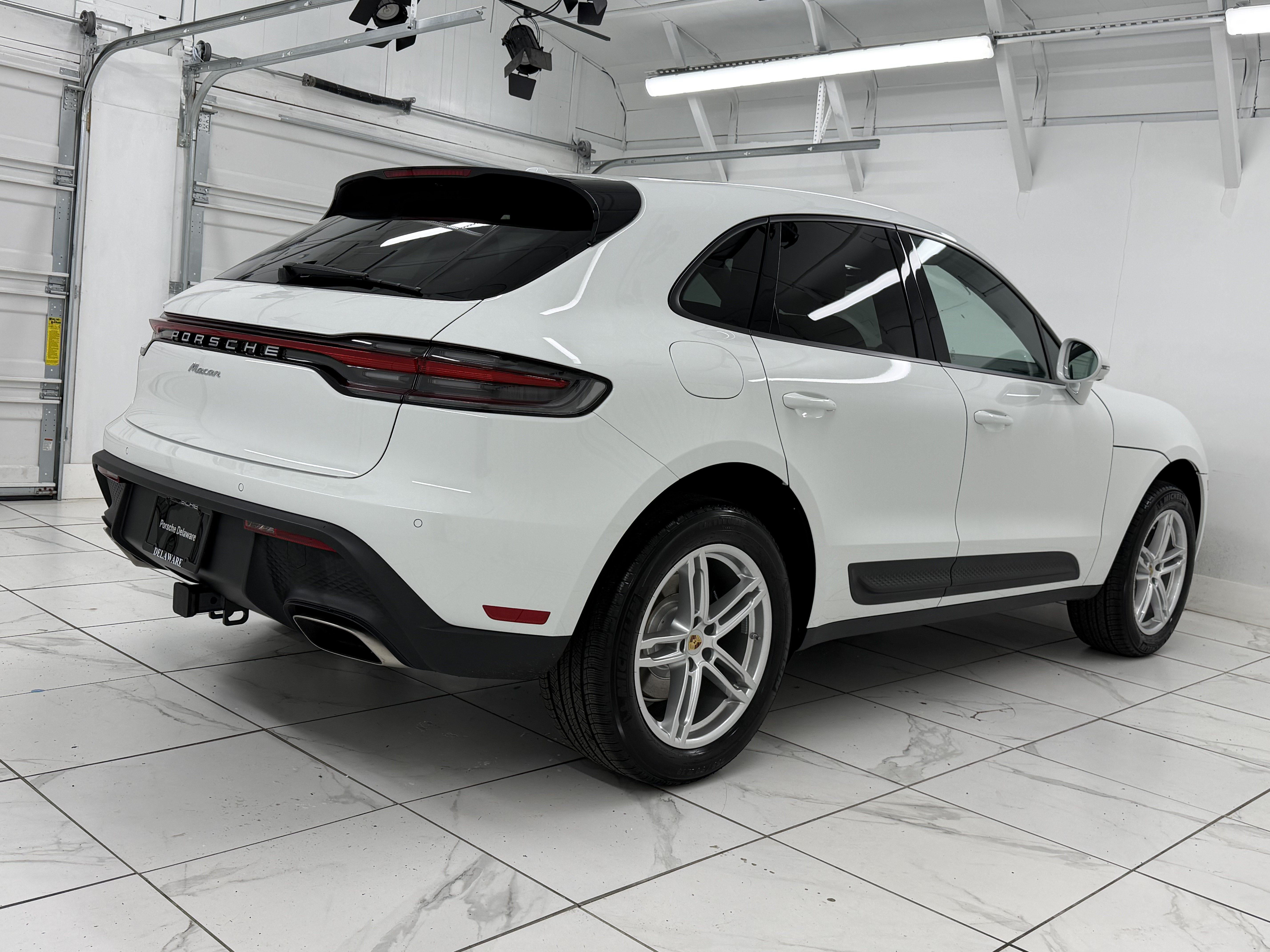 Certified 2026 Porsche Macan AWD/4WD image 11