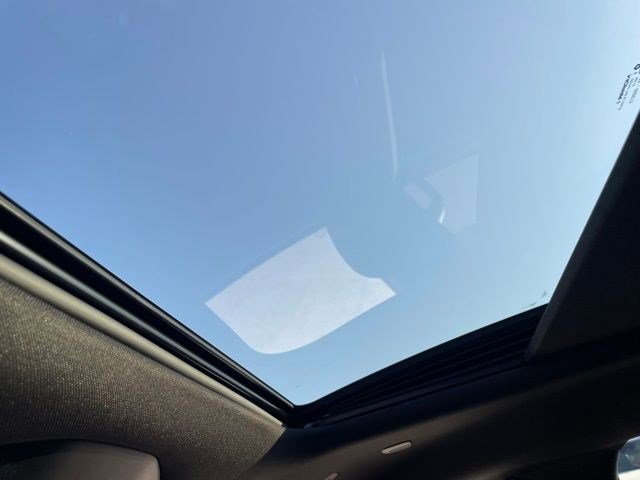 New 2026 Chrysler Pacifica Limited w/ S Appearance Package image 16