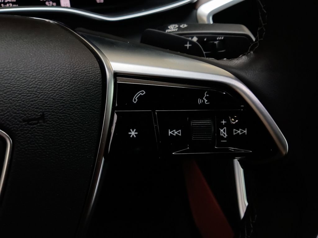 Used 2025 Audi A6 Premium Plus image 25