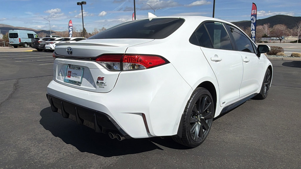 Certified 2025 Toyota Corolla SE w/ Convenience Package image 3