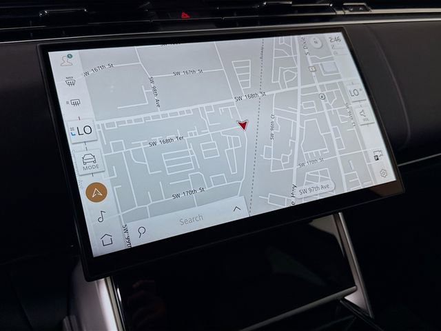 New 2026 Land Rover Range Rover SE image 16