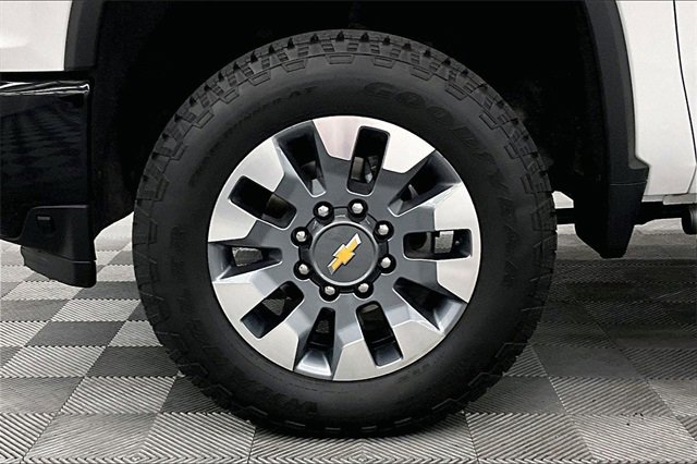 Used 2023 Chevrolet Silverado 2500 Custom image 9