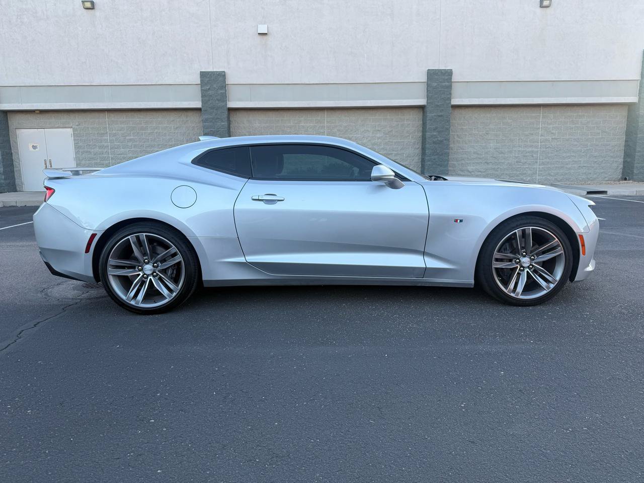 Used 2017 Chevrolet Camaro SS RWD image 2