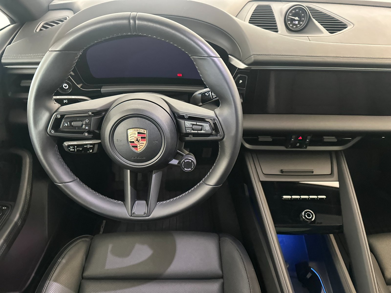 Certified 2024 Porsche Macan 4 Electric AWD/4WD image 14