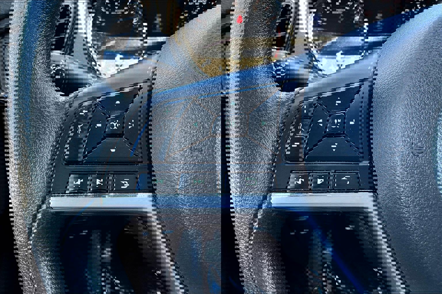 Used 2017 Nissan Rogue S image 16