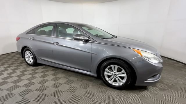 Used 2014 Hyundai Sonata GLS w/ Popular Equipment Group 2 FWD image 2