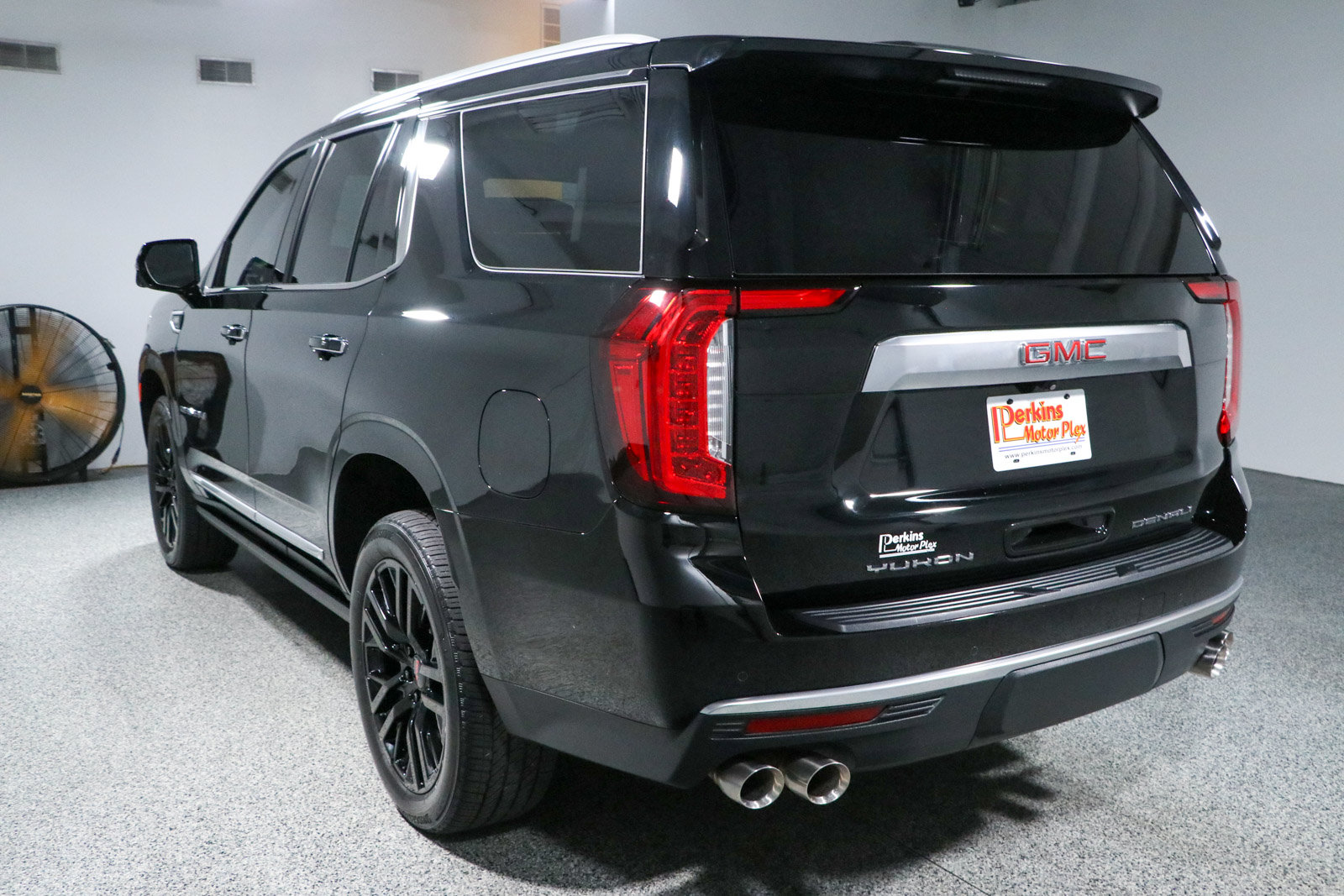 Used 2023 GMC Yukon Denali AWD/4WD image 9