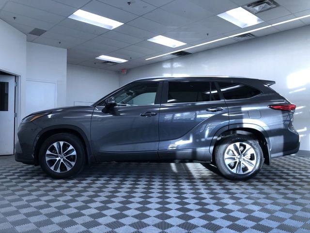 Used 2023 Toyota Highlander XLE image 13