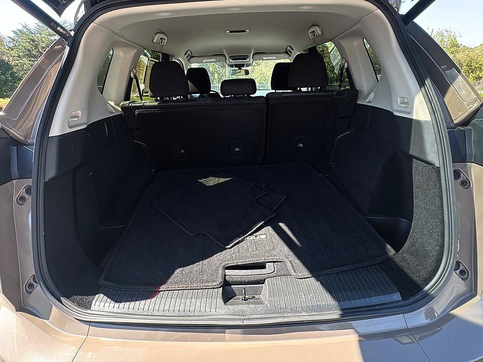 Certified 2025 Nissan Rogue SV FWD image 38