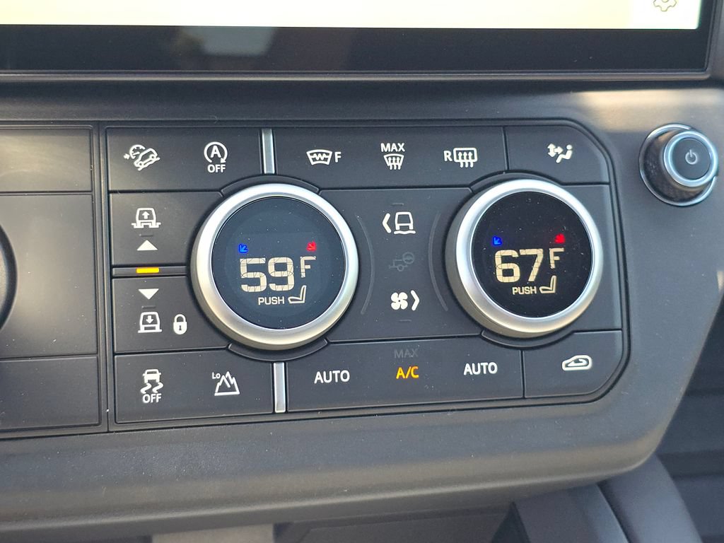 New 2026 Land Rover Defender 110 X-Dynamic SE AWD/4WD image 31