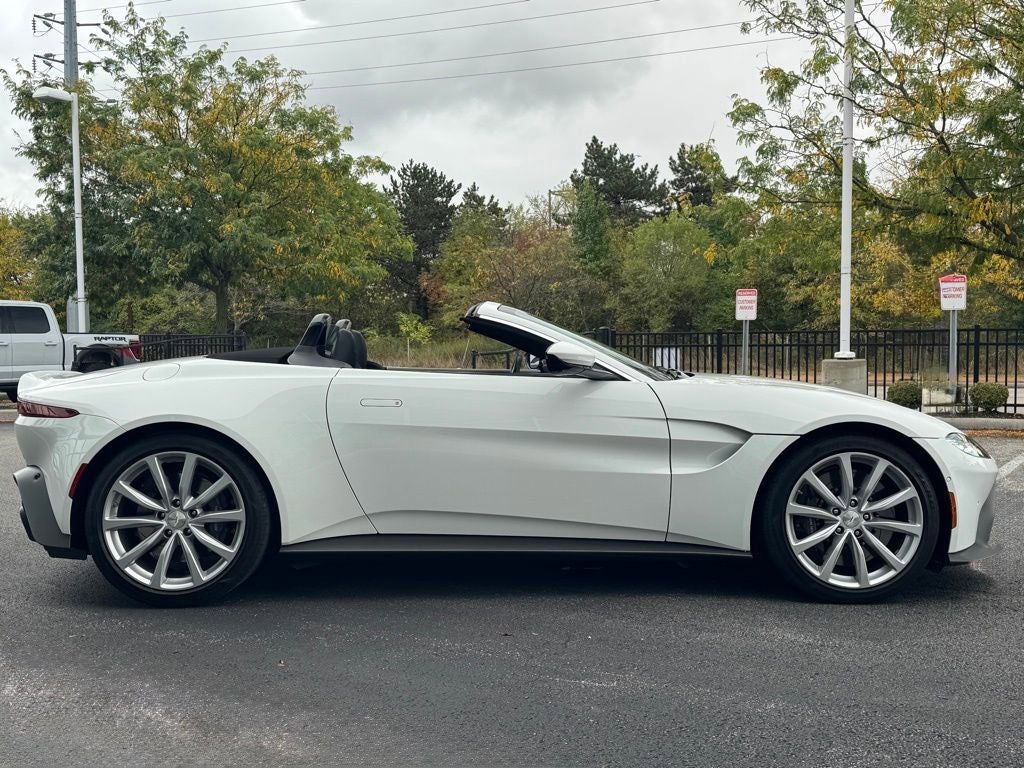 Used 2023 Aston Martin V8 Vantage Roadster image 8