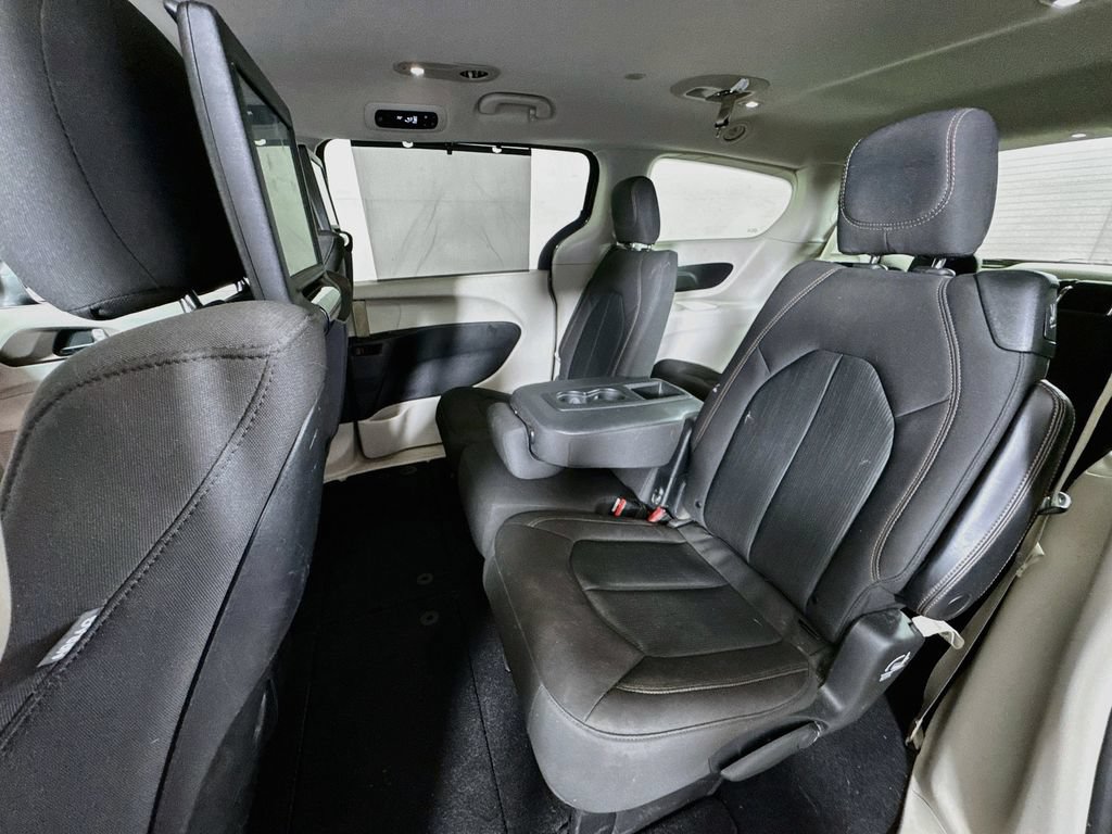 Used 2019 Chrysler Pacifica Touring Plus w/ Advanced Safetytec Group FWD image 24