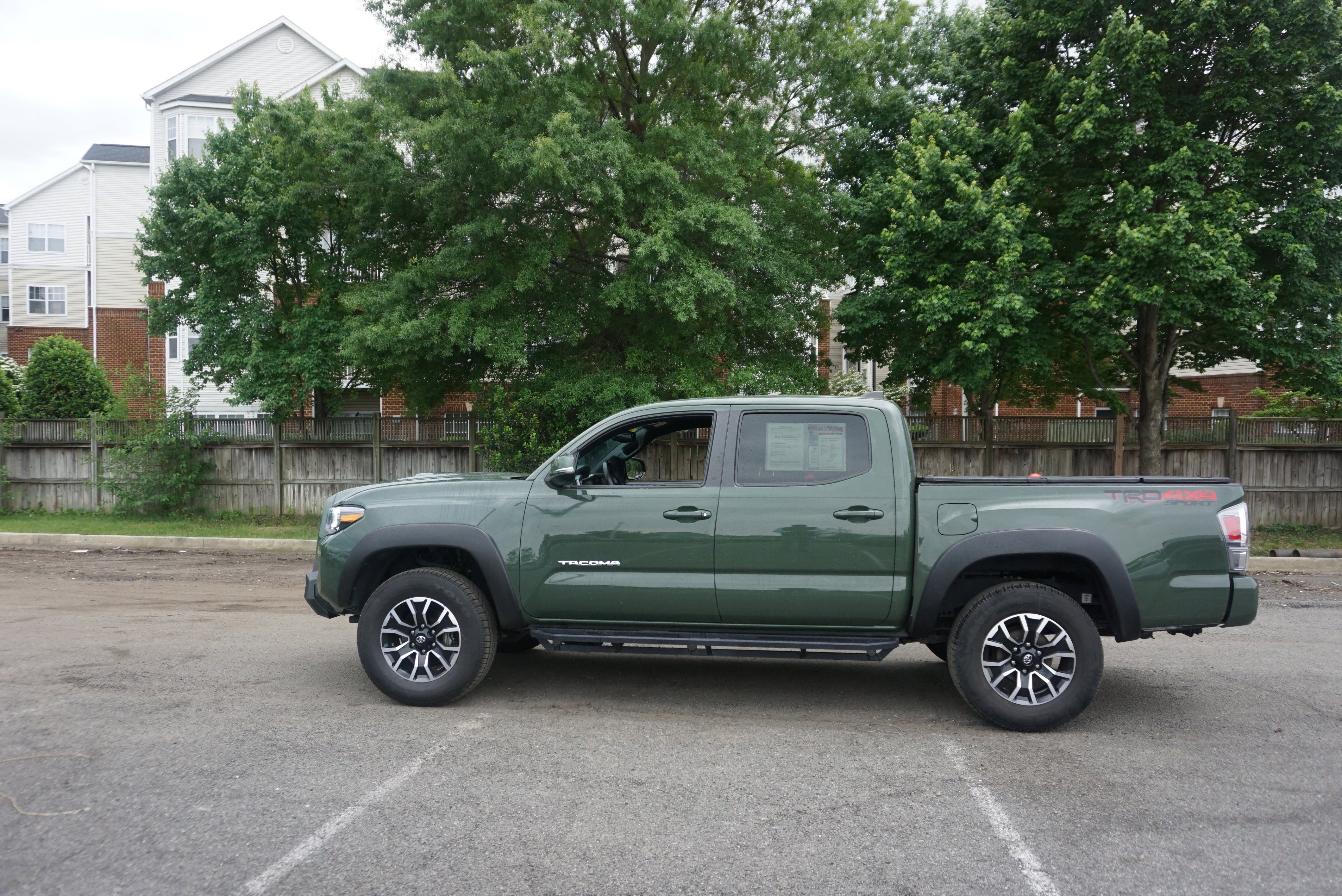 Used 2022 Toyota Tacoma TRD Sport w/ Technology Package AWD/4WD image 5