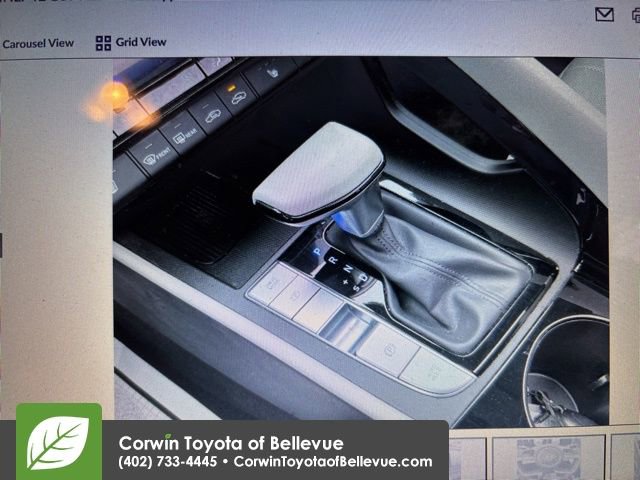 Used 2025 Hyundai Elantra Limited image 13