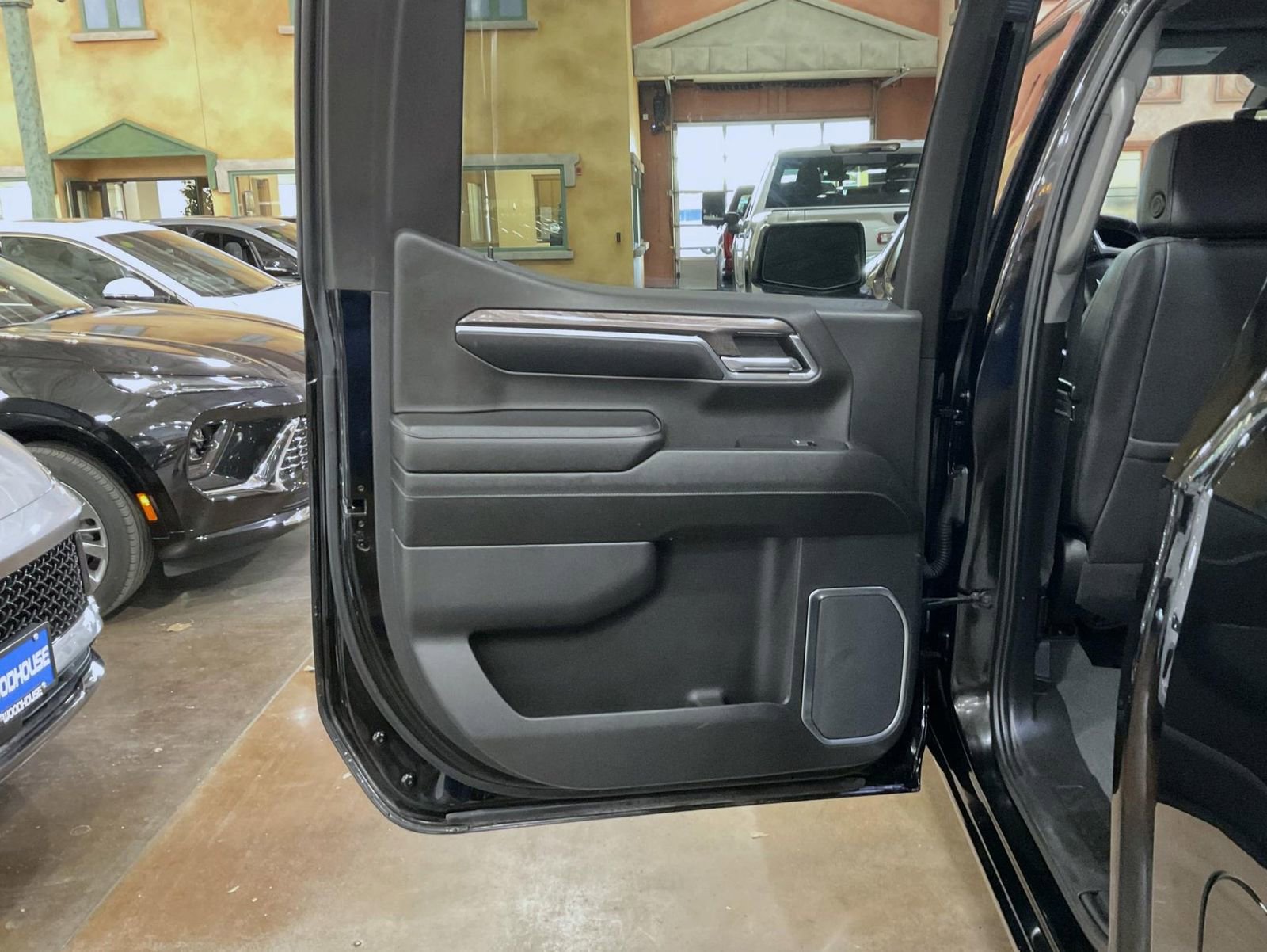 Used 2024 Chevrolet Silverado 1500 LTZ AWD/4WD image 20