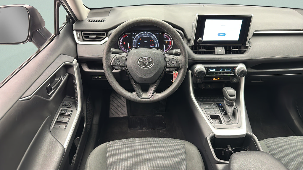 Used 2025 Toyota RAV4 LE AWD/4WD image 11