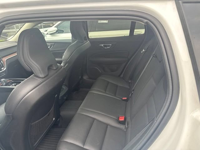 Used 2024 Volvo V60 B5 Cross Country Plus AWD/4WD image 12